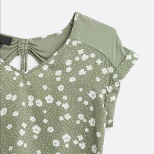 Fortune + Ivy Talia Back Detail Blouse